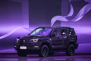 潮酷无界越野破圈 全新坦克400 上市24.98万元起