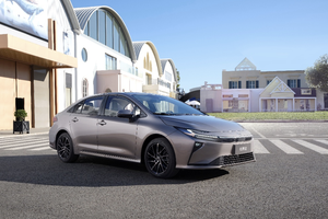 售價9.9萬元起，全新智混卡羅拉煥新上市