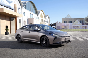 售价9.9万元起，全新智混卡罗拉焕新上市