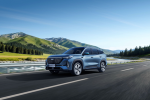 智能进阶定义燃油SUV价值标准，第四代博越L小蓝灯版售价11.99万元！