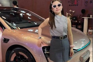 享界粉白CP炸场 新豪华时尚座驾