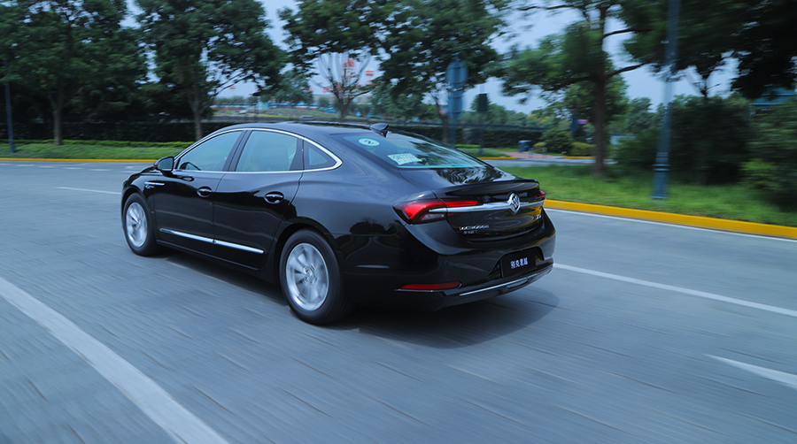 20万落地的b级轿车体验打折试别克君越552t豪华型