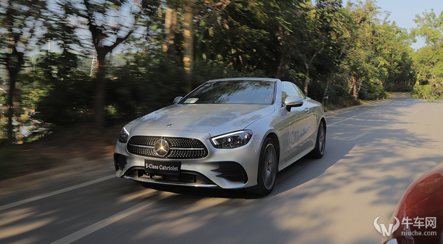 鹏哥聊车优雅体现在哪里试奔驰e级轿跑车敞篷轿跑车