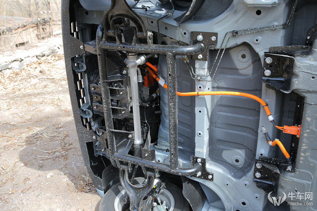 将成本控制到极限宏光miniev车顶地板底盘结构篇