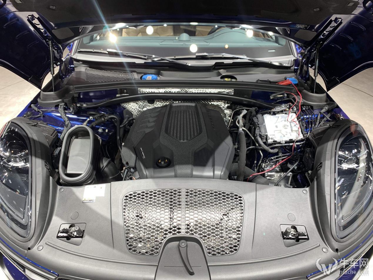 9t双涡轮增压v6发动机,其中macan s最大功率为380马力,峰值扭矩520牛