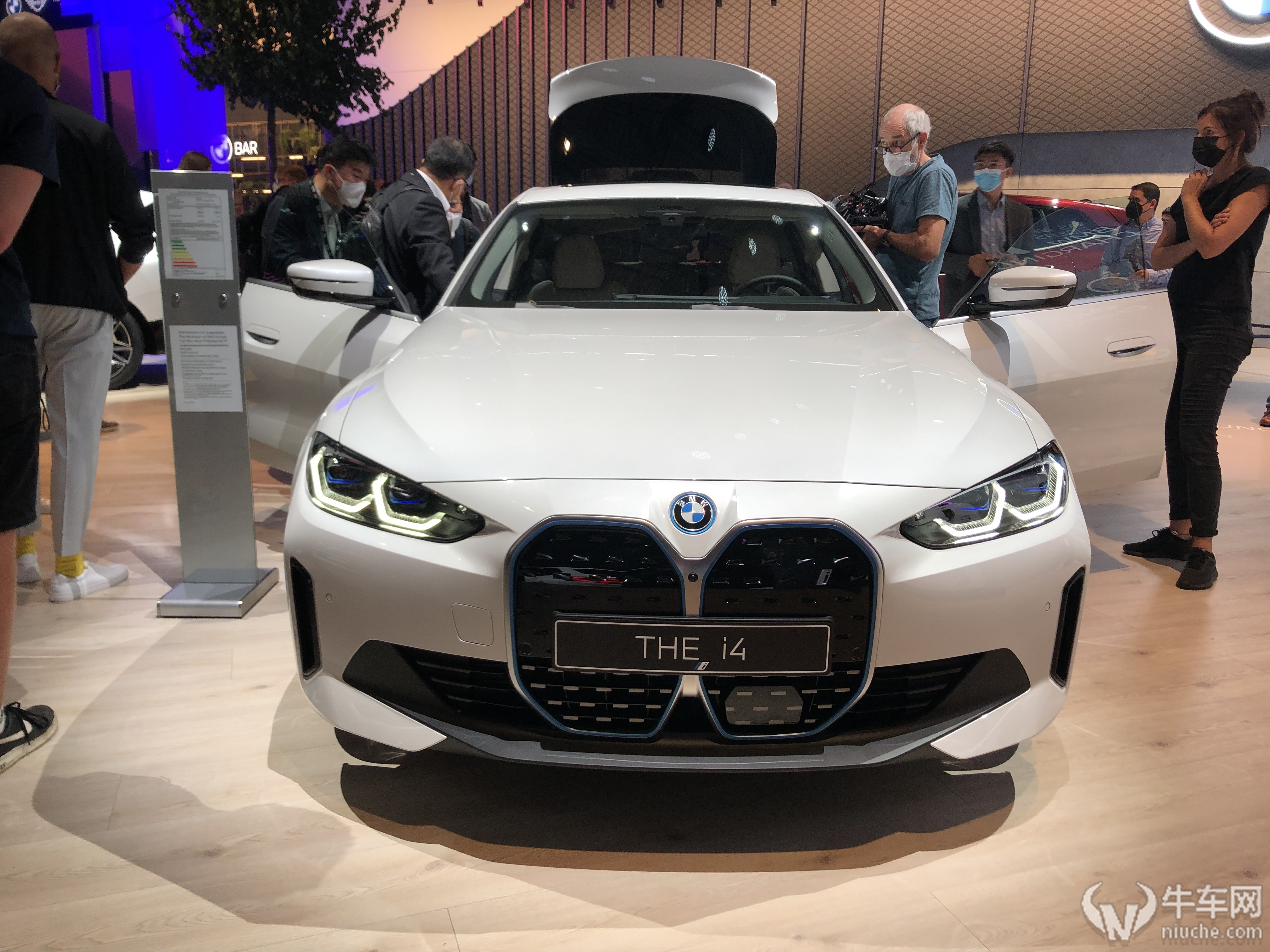 未上市就已腹背受敌 纯电轿跑宝马i4亮相慕尼黑车展