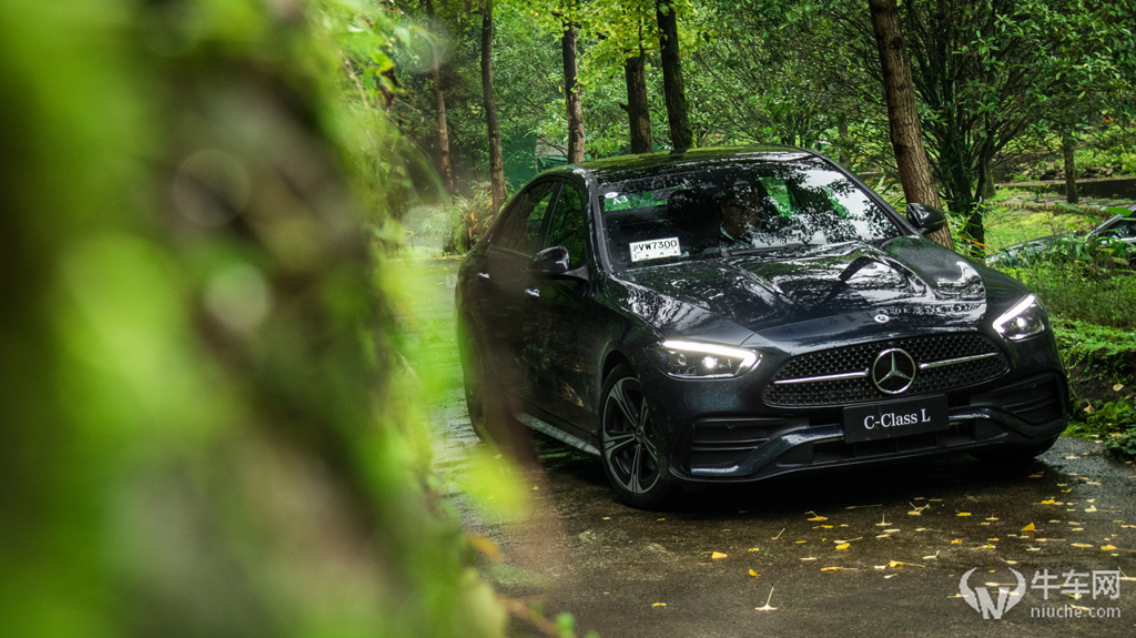 永远都有更好眼下便是最好试驾全新梅赛德斯奔驰长轴距c260l皓夜运动