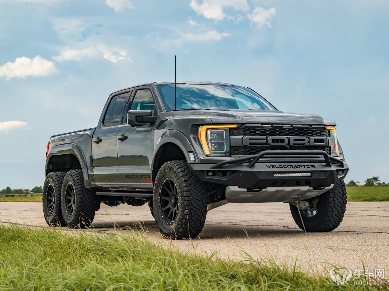 采用六轮驱动,整体造型进行了非常夸张的升级,车头灯组保留福特f-150