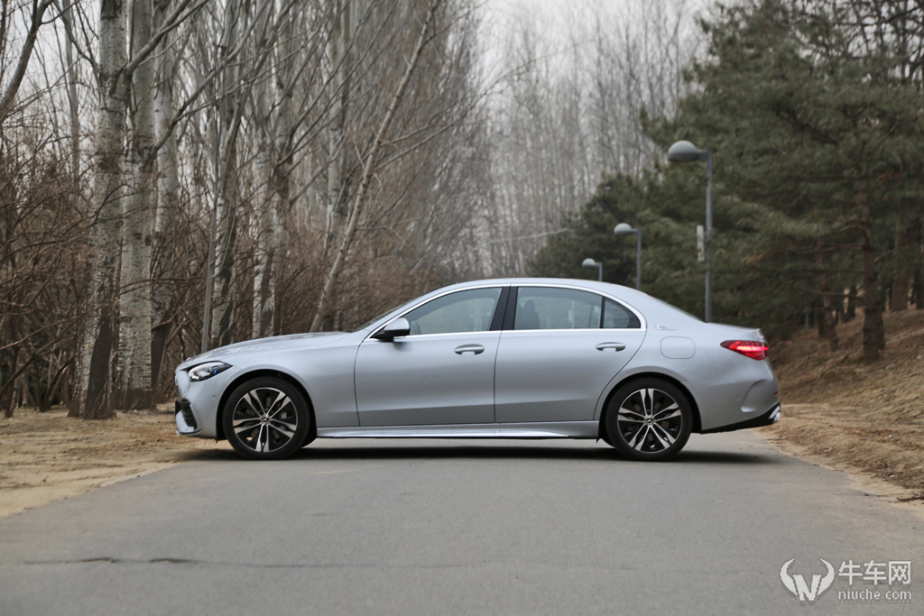 配置到顶的插混车型试驾奔驰c350el