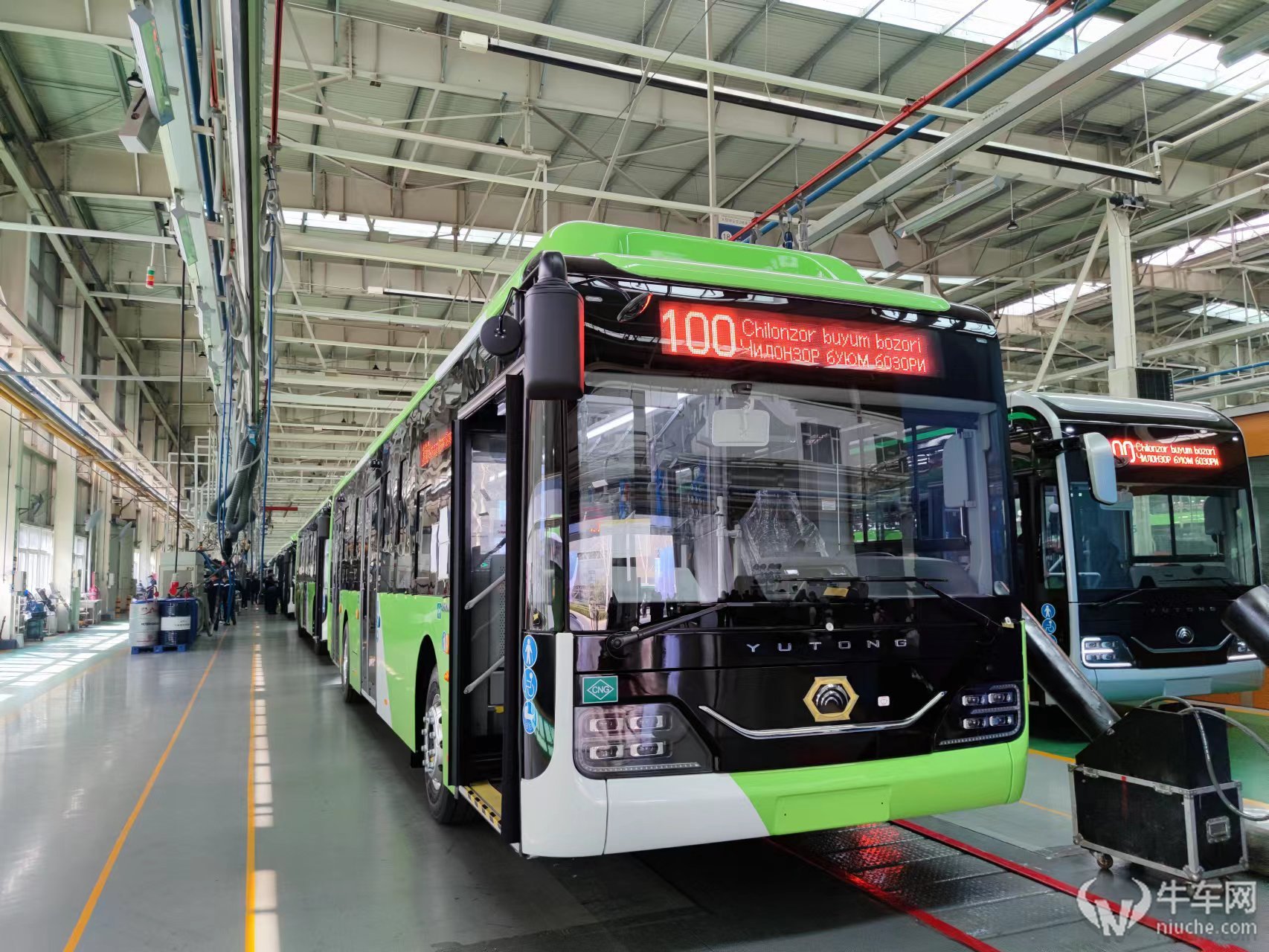 客车宇威e12(zk6126bevg)300辆,cng天然气车(zk6116hg,zk6126hg)500辆